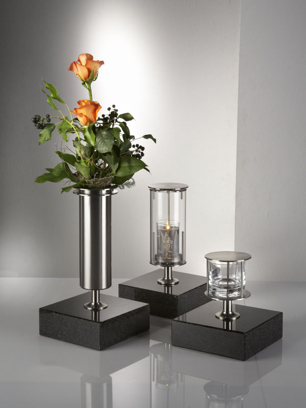 Grabzubehör von BURK Design, dreiteiliges Set aus Edelstahl, Blumenvase-Grablampe-Wasserbecher ( Geschmacksmuster geschützt )