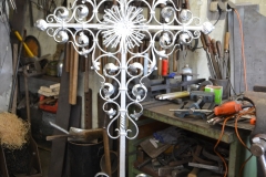 Kreuz-mit-Strahlen_verzinkt