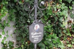 Grabkreuz-aus-Eisen-mit-Edelweiss