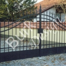 Einfahrtsor, zweiflügelig mit Motor gesteuert