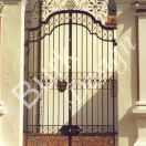 Tor dreiteilig für St. Martinskirche im Illertissen Iller, Schmiedeelemente Blattvergoldet