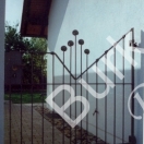 Gartenpforte aus Eisen in zeitgemäser Form geschmiedet, verzinkt und lackiert